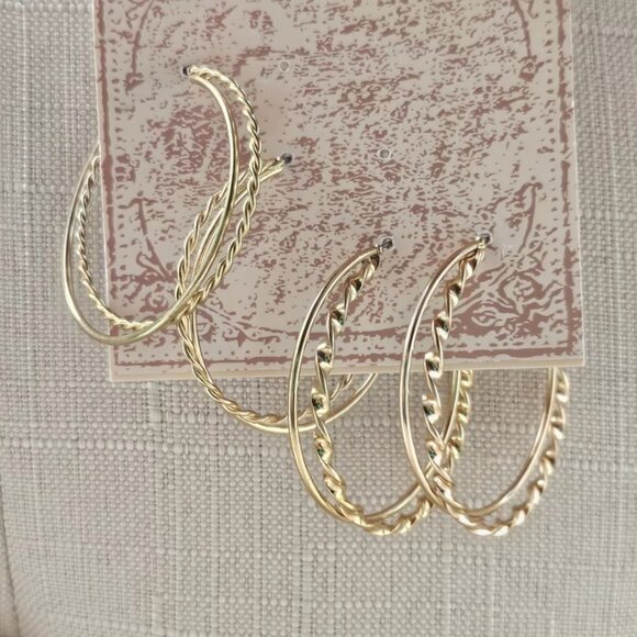 Decree Women Earrings Gold Tone Set of 2 Round Hoop Earrings Ear Jewelry New - Picture 2 of 12